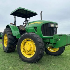 2017 John Deere 5082E 4WD tractor